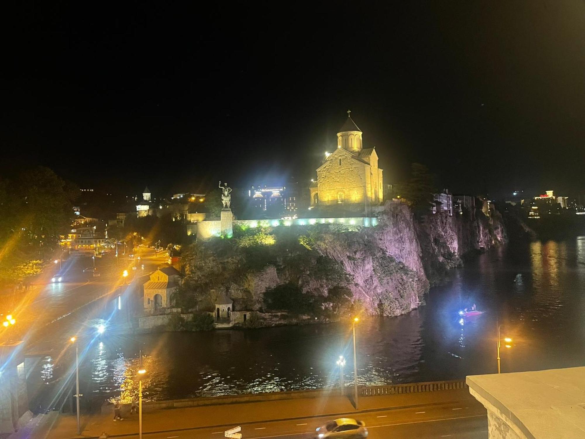 Meidan Inn Тбілісі Екстер'єр фото